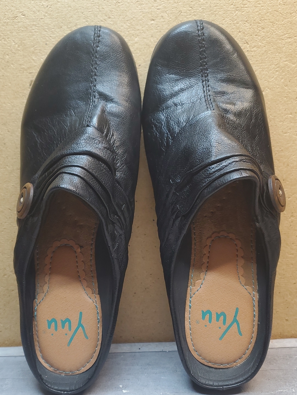 YUU Gilmore Black Leather Button Accent Mules Size 8.5 M